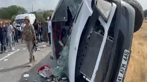 Nişan yolundaki minibüs şarampole devrildi: 7 ölü