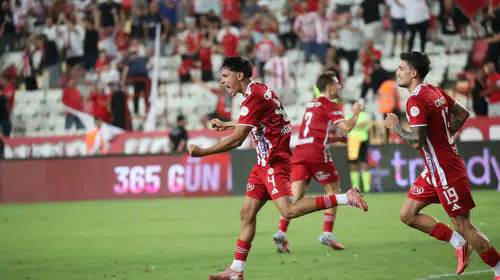 Antalyaspor'da kabus sürüyor: Sarıyer deplasmanından 2-1'lik mağlubiyet