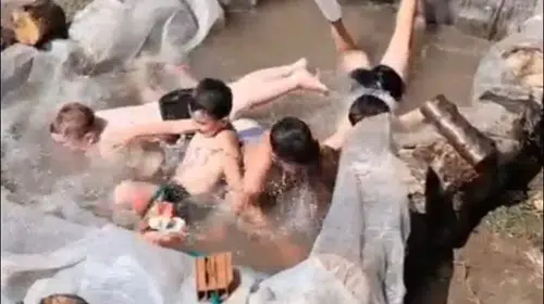 Amasya'da Çocukların Kendi Yaptıkları Havuz Keyfi