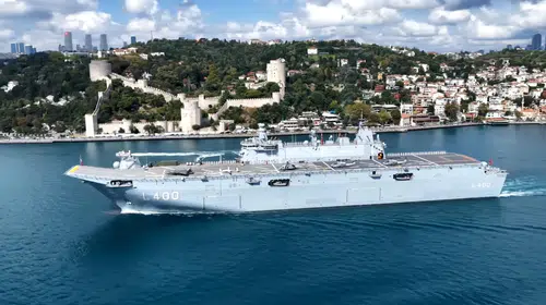 Zafer Bayramı'nda Boğaz'da Deniz Şöleni: 15 Gemi İstanbul'dan Geçiyor