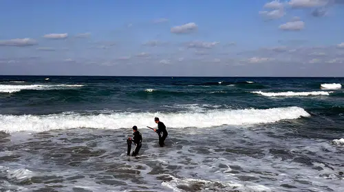 Kıyıköy'de yasak dinlemedi: Dalgalara teslim olan 4 gençten 3'ü kurtarıldı, 1'i aranıyor