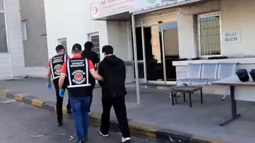 Sınır kapısında film gibi operasyon: Sosyal medya fenomeni TIR dorsesinde yakalandı