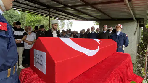 Uzman çavuş, itfaiye aracının kaymasıyla hayatını kaybetti