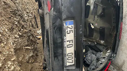 Erzurum'da feci kaza: Yol çalışması yapılan şarampole uçan araçta can pazarı