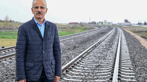 153 yıllık demir yolu hattında leylekler için akşam mesaisi: 18.00-20.00 saatlerinde özel önlem
