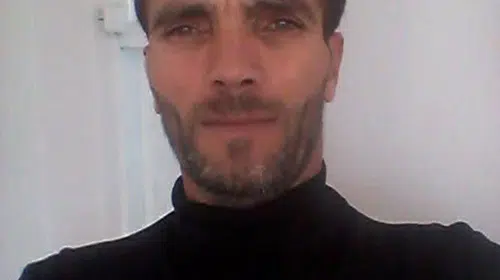 Çivril'de gece yarısı ölüm: Annesine mesaj atan adamı demir çubukla darp eden genç gözaltında
