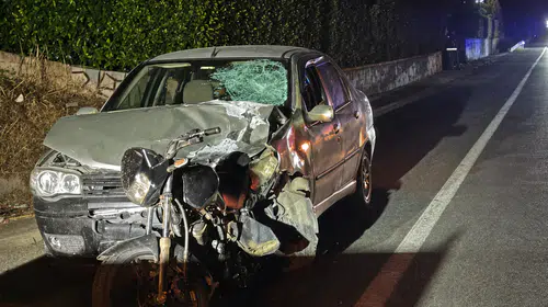 İpsala'da motosiklet otomobile saplandı: 2'si ağır 3 yaralı