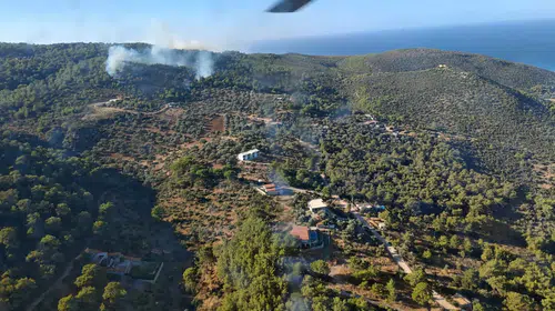 Patara'da alevlere 6 helikopter ve 4 uçakla müdahale