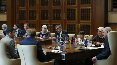 Cumhurbaşkanı Erdoğan Kahramanmaraşlı aileleri Külliye’de ağırladı