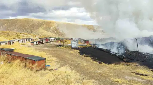 Şarkışla’da eski çöplük alanında yangın çıktı