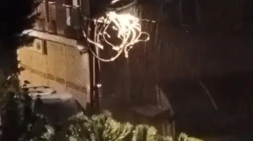 Gece boyunca süren sağanak İstanbul'da etkisini artırdı: Ümraniye'de şimşekler geceyi gündüze çevirdi