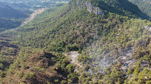 Antalya’daki orman yangınında 14 saat sonra kontrol sağlandı