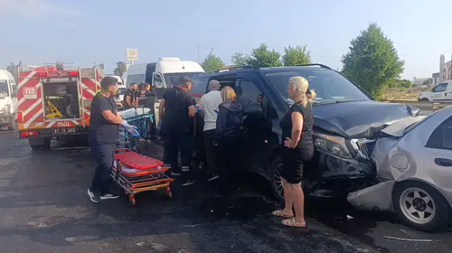 Manavgat’ta 6 aracın karıştığı kazada 17 kişi yaralandı