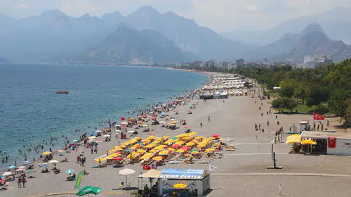 Yorulmaz: Mikroplastik kirliliği Akdeniz turizmini tehdit ediyor