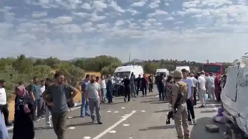 Karahasan’da nişan yolcularını taşıyan minibüs kazası: 7 can kaybı, 9 yaralı