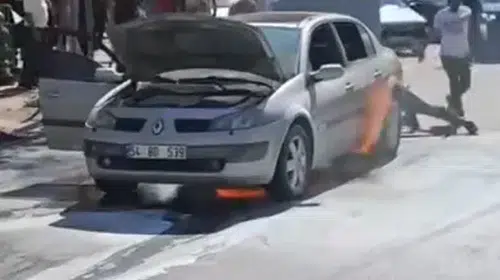 Sivas'ta seyir halindeki araçta yangın paniği