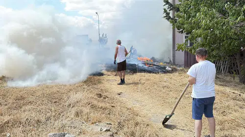 Çorlu’da garaj yangını: Kardeşini kucağında kurtardı