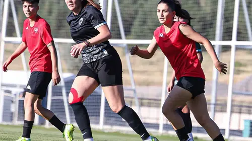 Amedspor, hazırlık maçında Kayseri Kadın FK'yı 5-0 yendi
