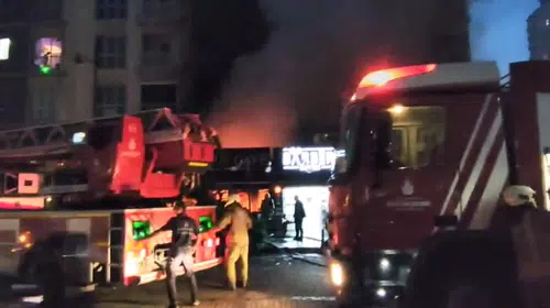 Esenyurt'ta kafe yangını: Elektrik kontağı iş yerini küle çevirdi