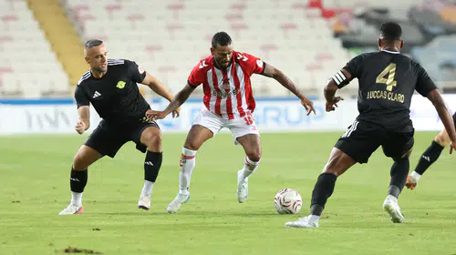 Sivasspor ile Esenler Erokspor puanları paylaştı