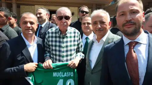 Muğla'da tarihi buluşma: Erdoğan'a 48 numaralı Muğlaspor forması hediye edildi