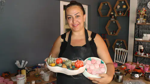 Atakum'da bir hayal gerçek oldu: 3 çocuk annesi Elif, mum atölyesiyle üretime başladı