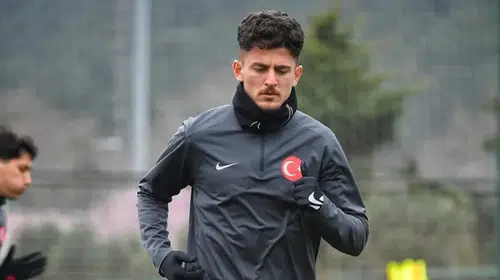 Bursaspor savunma hattına genç takviye yaptı