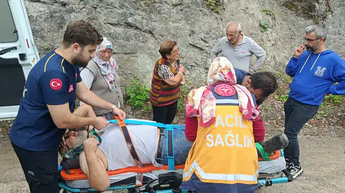 Artvin’in sarp arazisinde iki kurtarma: Yaralı çiftçi ve çoban hastanede