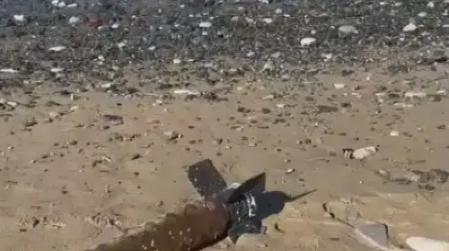 Jandarma, Yeniköy Sahili'ndeki cismi incelemeye götürdü