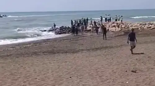 Samandağ sahilinde denize giren çocuklardan biri kayboldu
