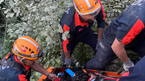 Sapanca'da ATV kazası: Uçuruma yuvarlanan araçtan halatla kurtarıldılar