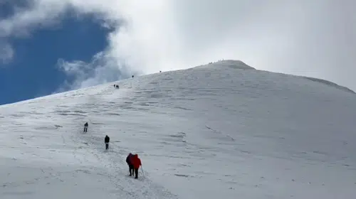 Ağrı Dağı'nda rekor tırmanış: 3 bin 905 dağcı zirve yolunda
