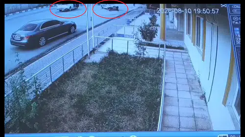 Siirt'te yokuş aşağı kayan otomobili belediye personeli yakaladı