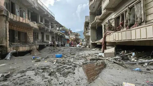 Nepal'de sel felaketinde bilanço ağırlaşıyor: 794 can kaybı, 2 bin 500 kayıp