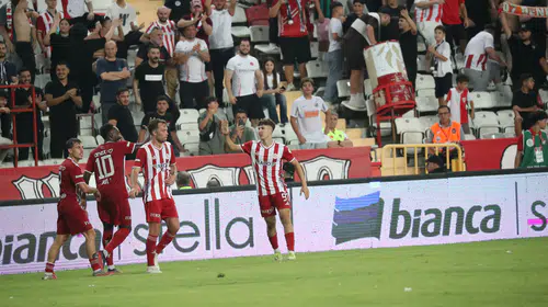 Mevlüt Şimşek attığı iki golle Antalyaspor'a galibiyeti getirdi