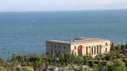 Ahlat'ta tarihi kabine toplantısı: Erdoğan'dan terörsüz Türkiye vurgusu