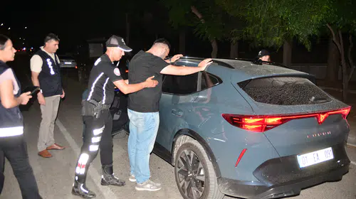 Adana'da dev güvenlik operasyonu: 1615 polis sahada, 35 aranan şahıs yakalandı