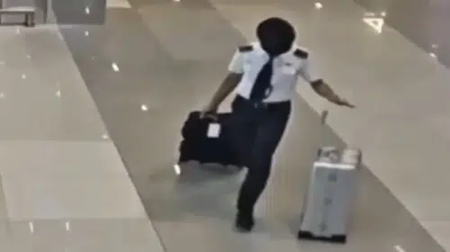 Pilotun uyuşturucu kaçakçılığı için temiz idrar taşıdığı ortaya çıktı