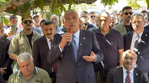 Bursa'da çiftçi buluşması: Dervişoğlu tarlada dert dinledi, borç vaadi verdi