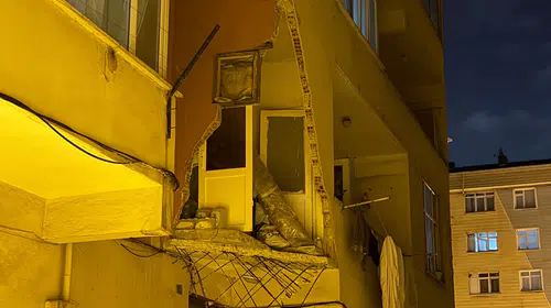 Güngören’de balkon çökmesi sonrası bina mühürlendi
