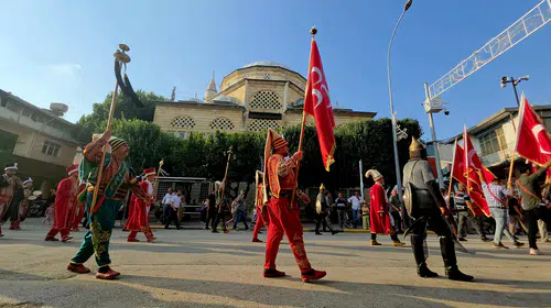 Yayladağı’nda sanat rüzgarı Kıraç konseriyle esti