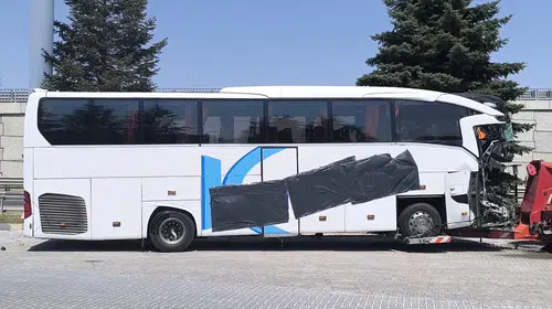 Afyonkarahisar’da yolcu otobüsü ve kamyonet çarpıştı