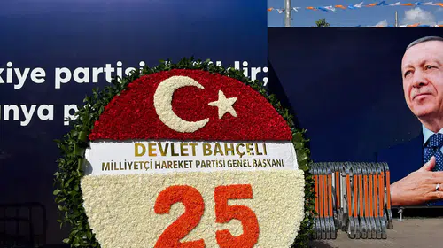 Başkent Millet Bahçesi’ndeki programa Bahçeli’den çelenk