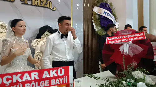 Düğünde damada çeyrek altından değerli hediye: Araç lastiği taktılar