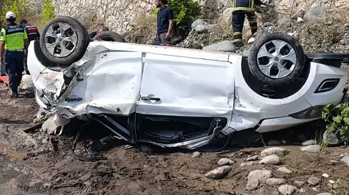 Aladağ'da dereye uçan otomobilde 2 kişi hayatını kaybetti