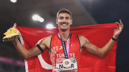 400 metre engelde kürsü gururu: İsmail Nezir bronz aldı