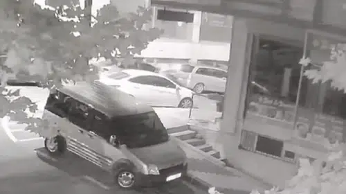 Arnavutköy'de kapalı iş yerine silahlı saldırı: İki zanlı adliyeye sevk edildi