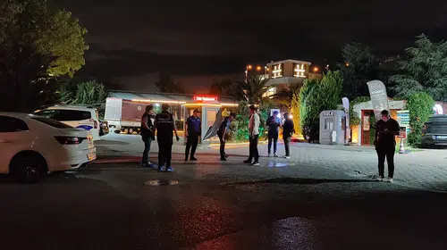 Küçükçekmece’de kafeye silahlı saldırı: 2 yaralı