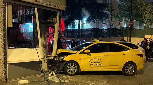 Çorlu'da gece yarısı dehşeti: Alkollü sürücü dükkana daldı