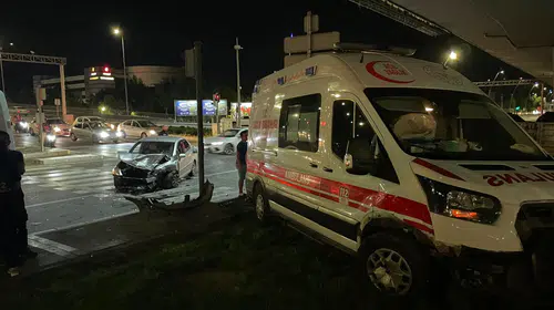 Kayseri'de korkutan kaza: Hasta taşıyan ambulans otomobille çarpıştı